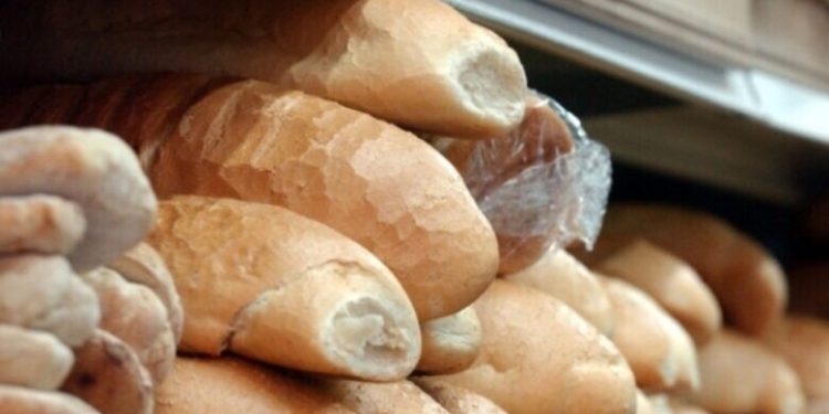 Furrëtarët në kryeqytet keqpërdorin situatën pa institucione, ngritin sërish çmimet e bukës