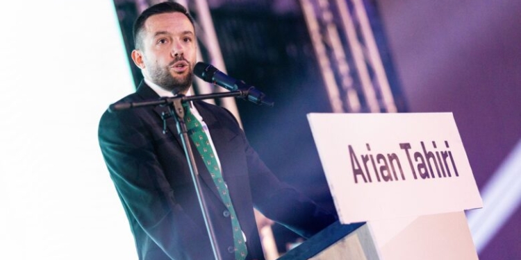 Tahiri dënon djegien e bagerit në Mitrovicë: Akt i papranueshëm