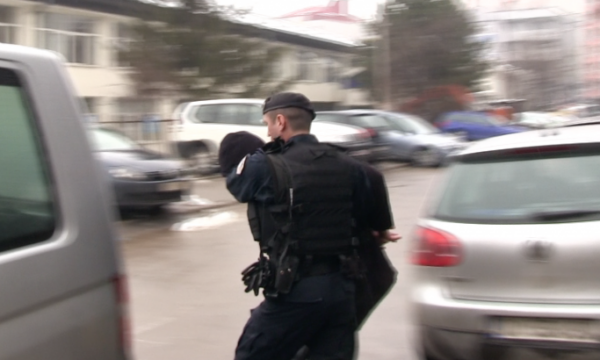 Ish-zyrtarë të BKS-së dyshohet se shfrytëzuan llogaritë e 45 qytetarëve për transferim parash