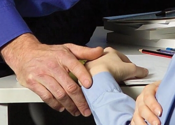 Dyshime për sulm seksual në shkollë në Gjilan – profesori ndalohet 48 orë