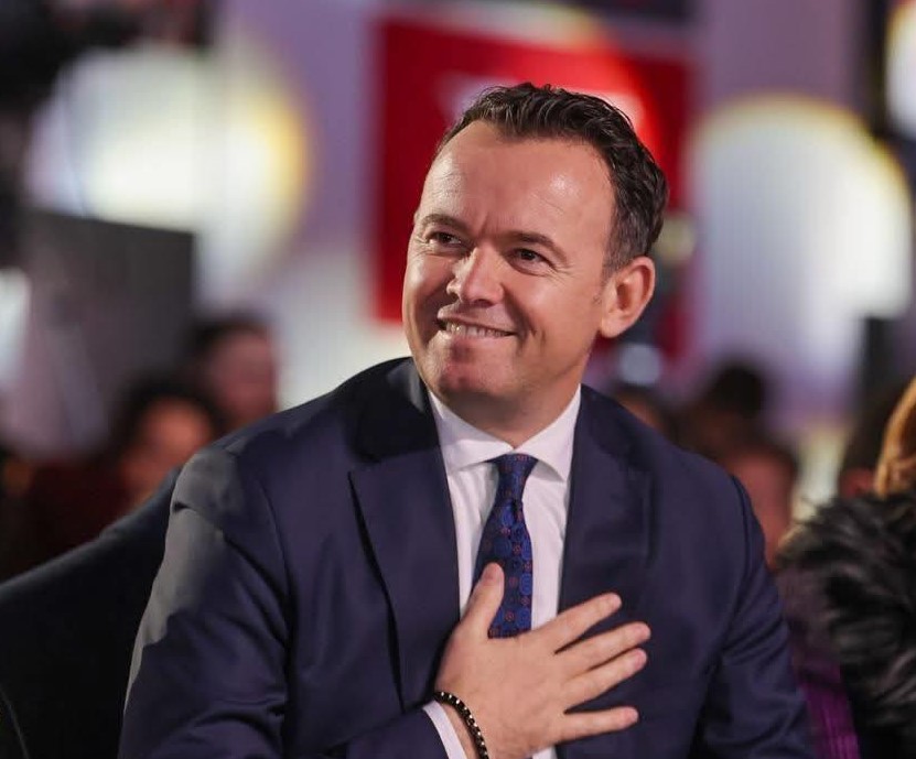 Faton Peci i rrënon lokalin vëllaut të ish shoferit të Kadri Veselit