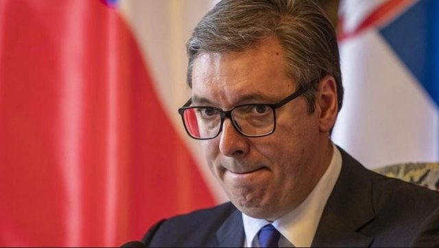 Vuçiq i frikësuar se ka aleanca ushtarake kundër Serbisë, njofton se do ta rikthej shërbimin e detyrueshëm ushtarak