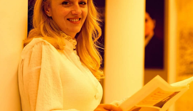“Dega e ka humbur busullën morale” – dorëhiqet nga AAK ish-drejtoresha e Arsimit në Gjakovë