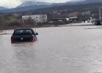 Vërshime në Sojevë: Një familje e bllokuar në ujë, 7 të tjera në pamundësi evakuimi