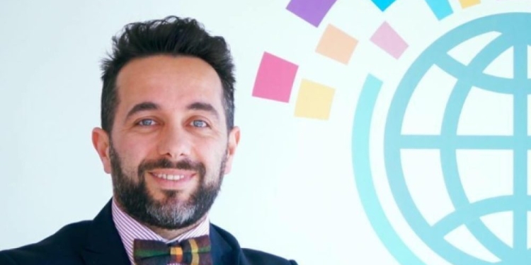 Muharremi: Bajrami po ia ruan nderin LDK-së, po aplikon standardin evropian të politikës në Kosovë