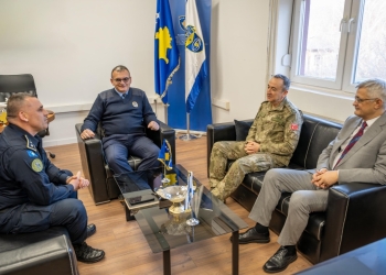Ulutash takon Elshanin: Diskutojnë për sigurinë, stabilitetin rajonal dhe bashkëpunimin midis KFOR-it dhe institucioneve në Kosovë