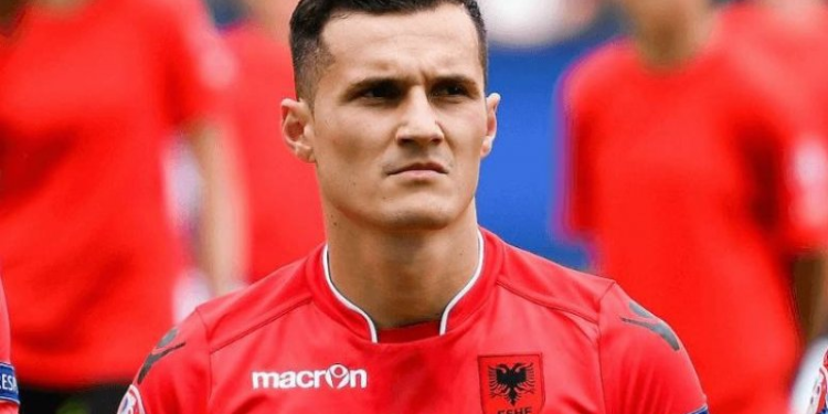 Taulant Xhaka: Fanela kuqezi është nder dhe krenari – më e bukura në botë