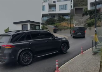 Dhëndri dhe vajza e Trump mbërrijnë në Vlorë, për investimet në ishullin e Sazanit