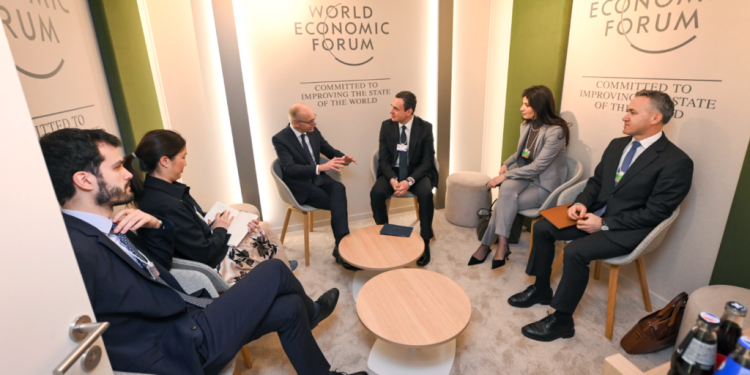 Kurti takon kryeministrin e Luksemburgut në Davos, i përmend synimin për anëtarësim në BE, KiE dhe NATO