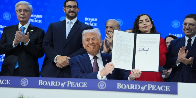 Themelohet Bordi i Paqes, Trumpi zotohet të punojë bashkë me OKB-në