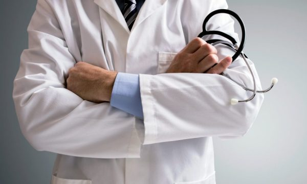 Gazetari Vitija: Dy kirurgë janë rrahur në Klinikën e Kirurgjisë së Fëmijëve