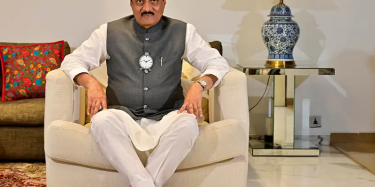 Po udhëtonte nga Mumbai drejt Baramatit, rrëzohet avioni me 5 persona në bord – vdes politikani indian