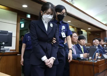 Ish-zonja e parë e Koresë së Jugut dënohet me 20 muaj burg për ryshfet