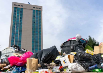 VV-ja dorëzon kërkesë në polici për hetimin e kontratës 950 mijë euro të Komunës së Prishtinës për mbeturinat