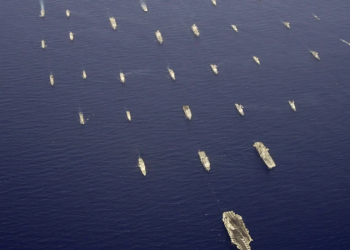 Trump: “Armata masive” po shkon drejt Iranit dhe “koha po mbaron” për Teheranin