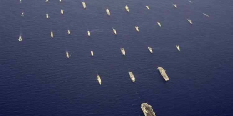 Trump: “Armata masive” po shkon drejt Iranit dhe “koha po mbaron” për Teheranin