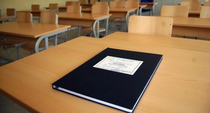 Përleshje fizike në një shkollë në Ferizaj: Rrihen dy profesorë