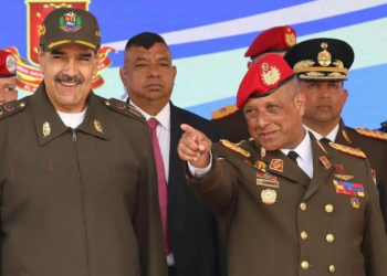 Presidentja e përkohshme e Venezuelës shkarkon gjeneralin përgjegjës për rojet e Maduros