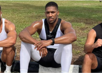 Mbeti i plagosur në aksident, Xhoshua reagon për herë të parë pasi humbi 2 miqtë e tij