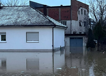 Vërshimet e Sitnicës zhysin dhjetëra shtëpi në ujë