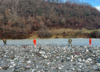 Vazhdojnë pa ndërprerje kërkimet për të riun e zhdukur në lumin Mat