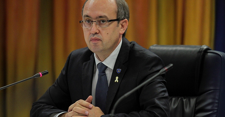 Hoti: Viti 2026 nisi me rritje të ndjeshme të tarifave të ujit dhe kanalizimeve