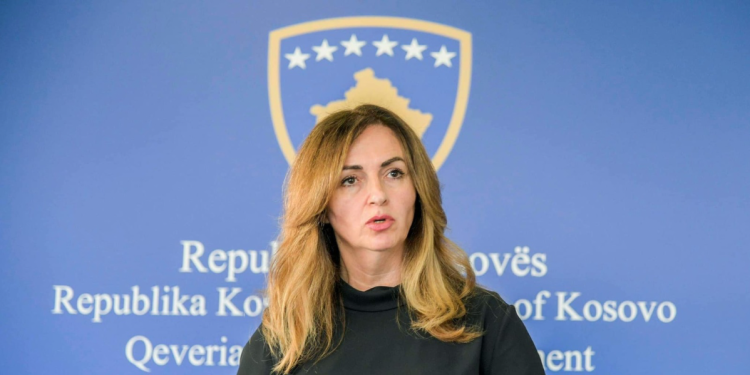 20 Milionët e Librave”: A Po Shndërrohet Ministrja Arbërie Nagavci në Zonja 10% e Arsimit?