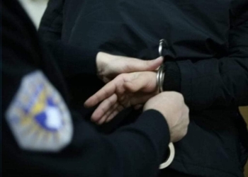 Arrestohen tre zyrtarë të Komunës së Prishtinës, dyshohen për marrje ryshfeti
