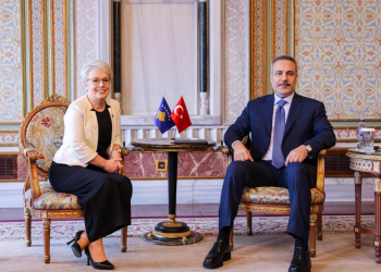 Gërvalla takon Fidanin që dje nënshkroi Bordin e Paqes, por hesht për nismën e Trumpit