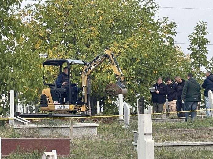 Gërmime në Marinë të Skenderajt, zbulohet mbetje që dyshohet të jenë nga lufta e Kosovës