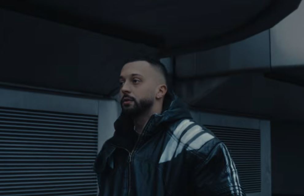 Gjesti thyen rekorde me këngën e tij të re “Memories”