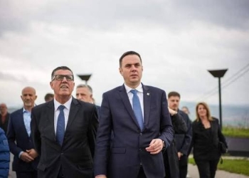 Lutfi Haziri për Lumir Abdixhikun: Ka marrë përgjegjësi dhe ka vepruar sipas statutit të LDK-së
