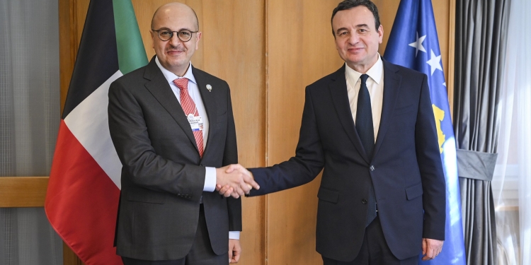 Kurti në Davos takon ministrin e Kuvajtit, flasin për investime në energji dhe infrastrukturë