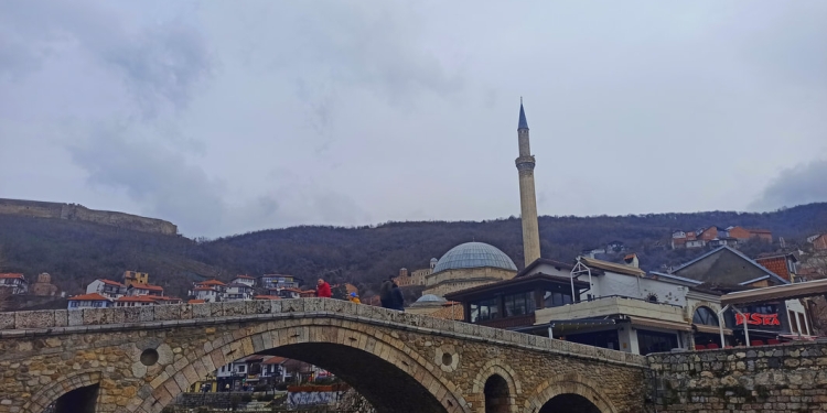 Vjedhja e votave: Shkarkohen të gjithë përfaqësuesit e partive në Prizren