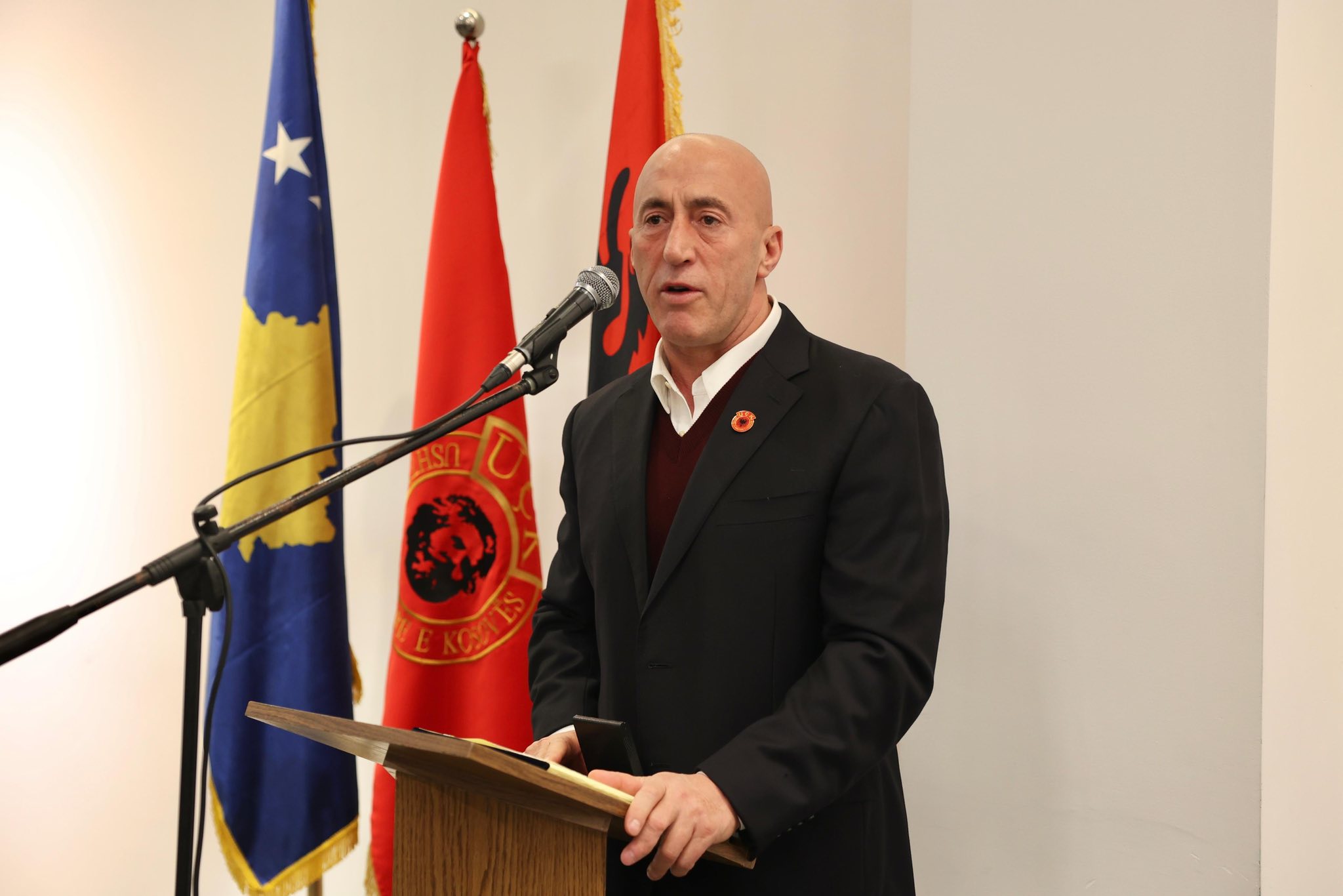 Ramush Haradinaj kujton Rexhep Malën dhe Nuhi Berishën në përvjetorin e rënies së tyre: Lavdi e përjetshme