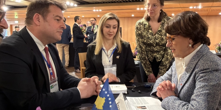 Armend Muja në Paris, takon homologën e tij francze