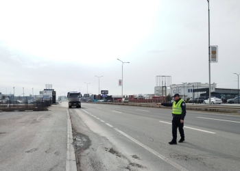 Policia paralajmëron javë të rreptë për kamionët e autobusët në trafik
