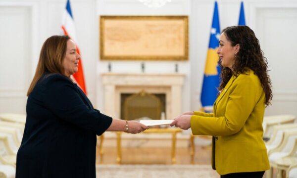 Osmani pranon letrat kredenciale të ambasadores së re të Kosta Rikës në Kosovë