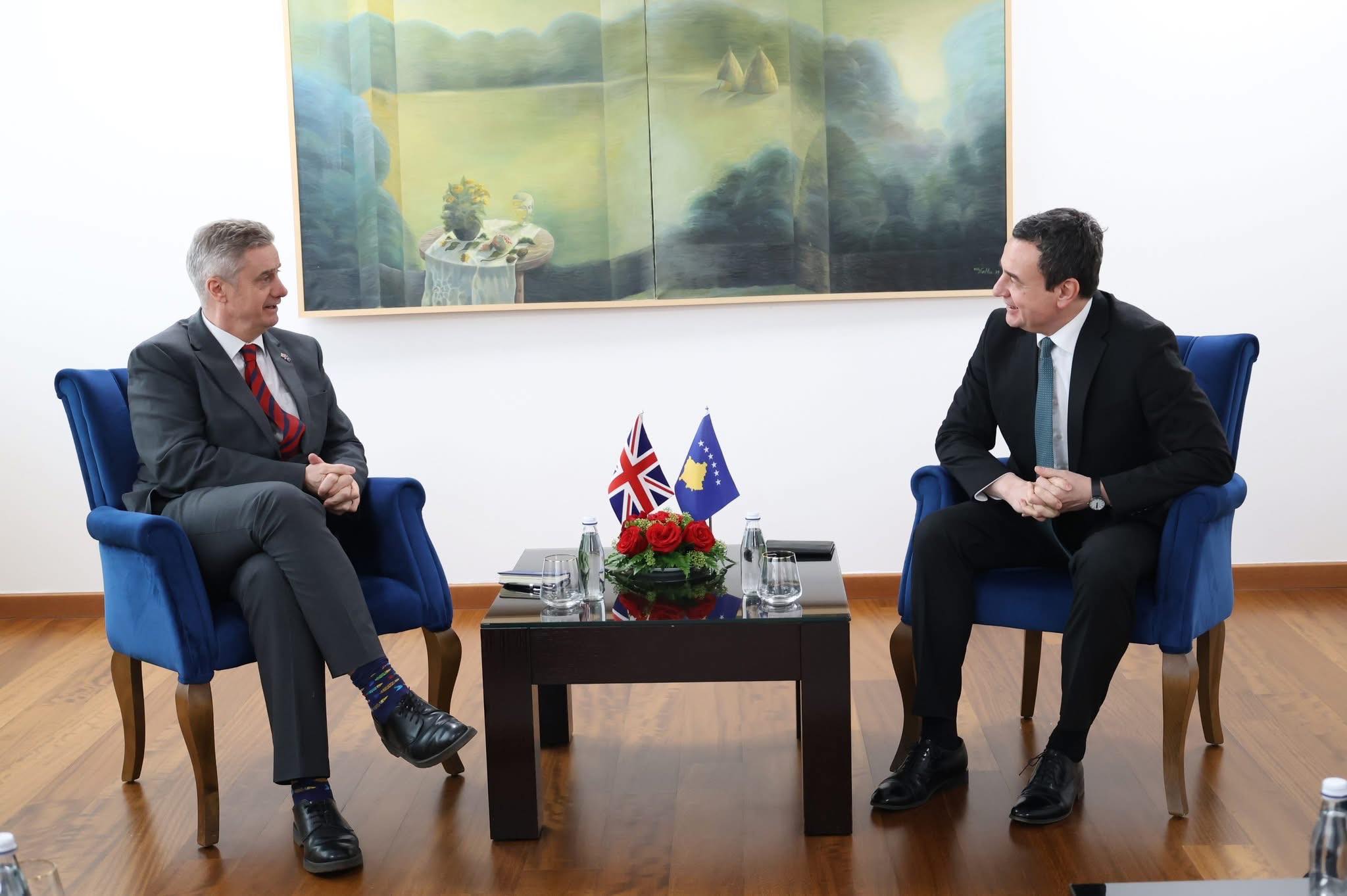 Hargreaves uron Kurtin, i kërkon “përkushtim të vazhdueshëm” në dialogun Kosovë-Serbi