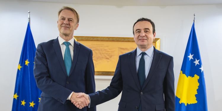 BE jep detaje për takimin mes Orav dhe Kurtit: Ranë dakord të rifillojnë punën për reformat për të çuar përpara rrugën evropiane të Kosovës