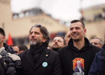 Rama publikon fotografi me Endrit Thaçin: Të bashkuar si një, për kombin tonë