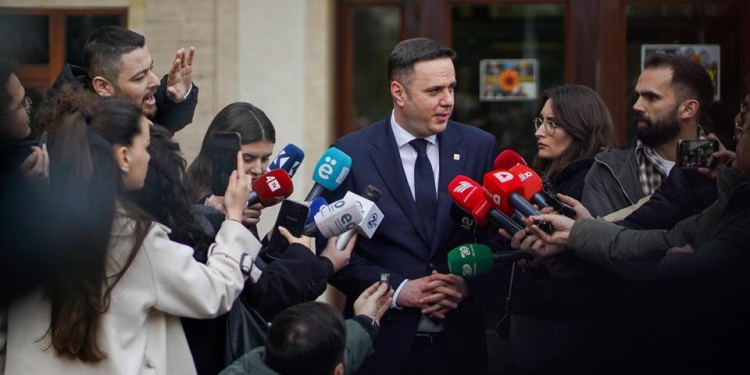 Abdixhiku shkruan pas takimit me Kurtin: Presidenca s’duhet të jetë vazhdim i shumicës