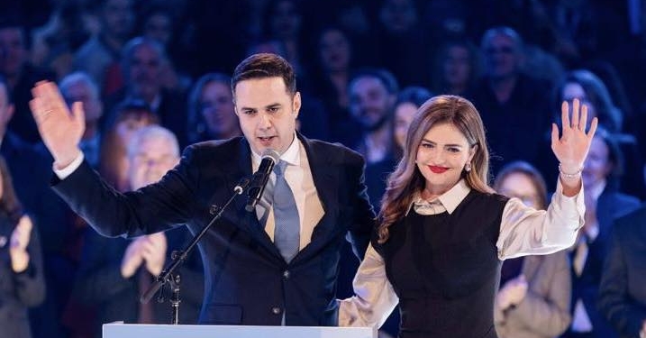 Biznesi për energji elektrike i bashkëshortes: Abdixhiku lëshohet në sulme dhe akuza ndaj gazetarëve