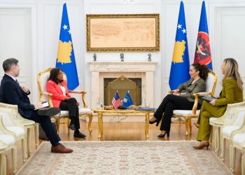 Osmani në takim me Prattipatin: Theksova rëndësinë e pranisë së KFOR-it në Kosovë