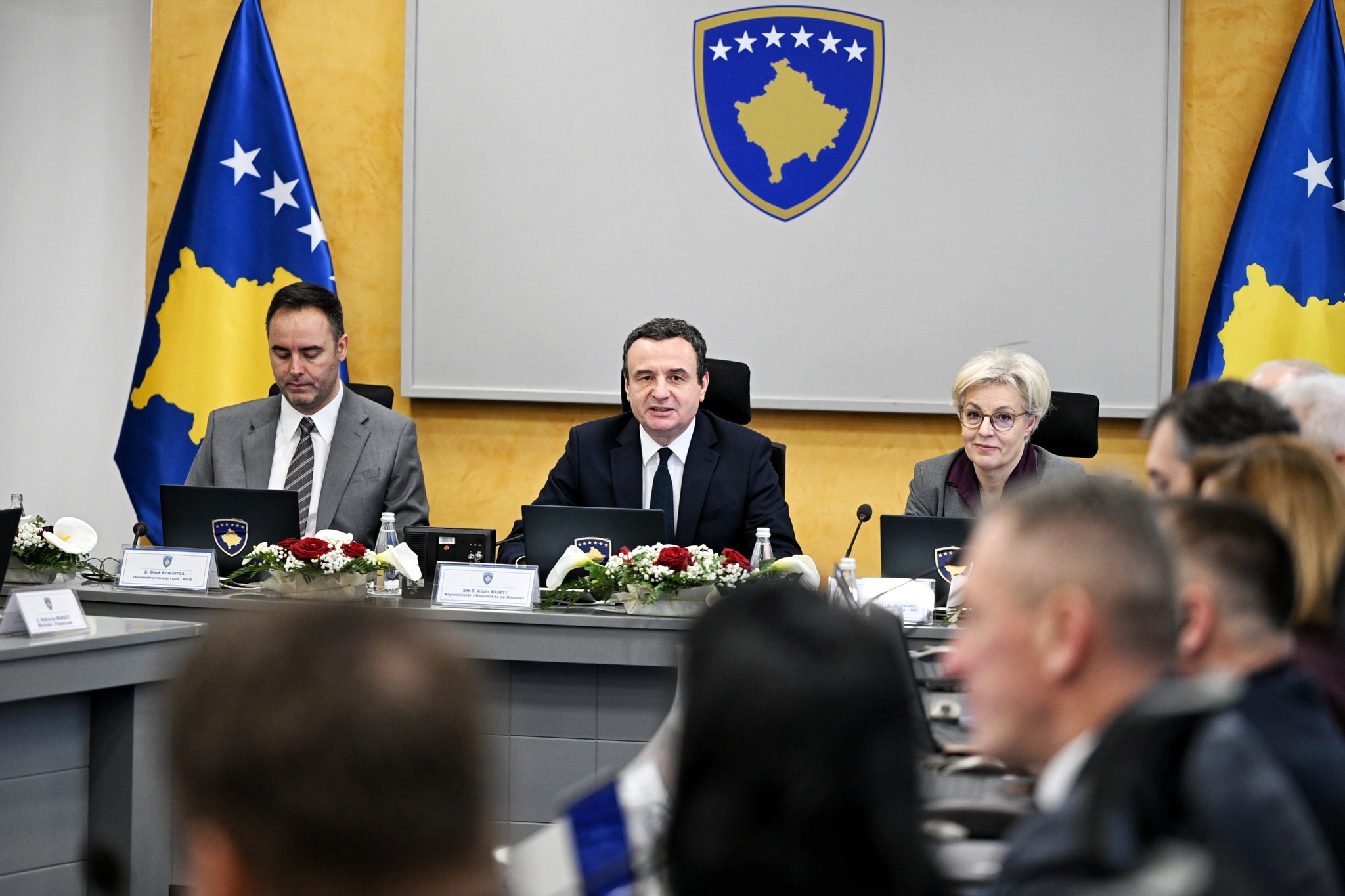 Kurti nis punën me kabinetin e ri: Miratohet buxheti 2026, sigurohen pagat dhe pensionet