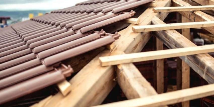 Tragjike në Shkodër: 49-vjeçari humb jetën pasi bie nga çatia e banesës
