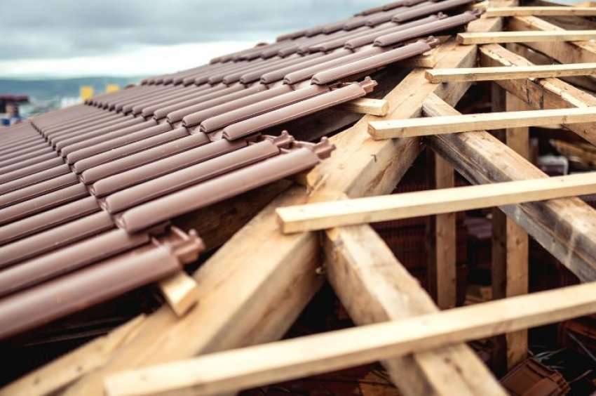 Tragjike në Shkodër: 49-vjeçari humb jetën pasi bie nga çatia e banesës