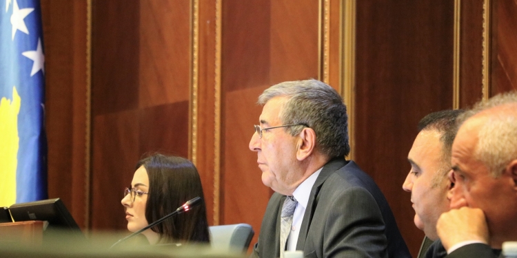 Deharin nesër e ndihmon deputetja turke, ky është skenari i seancës së nesërme që e dakorduan partitë