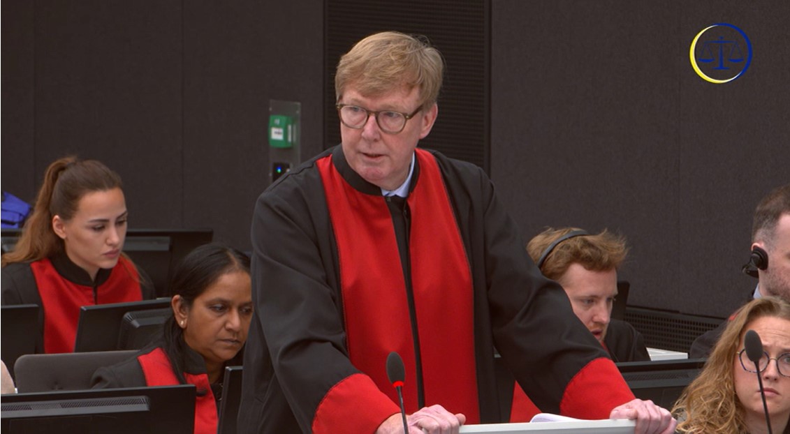 “Duan t’i paraqesin UÇK’në si rrugaçë”- Avokati i Kadri Veselit i bën thirrje gjykatës të kenë kujdes për dokumentet e ofruara nga Serbia