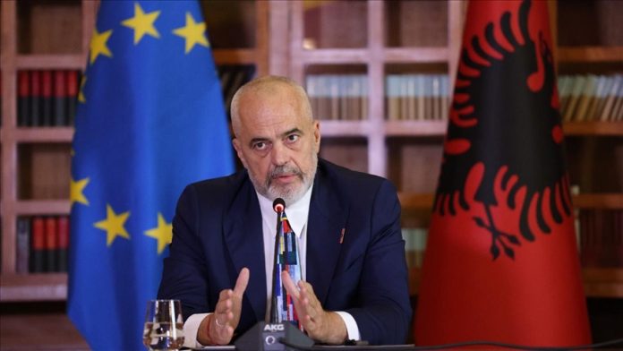 Rama reagon sërish, e quan Specialen “idiotësi ndërkombëtare”